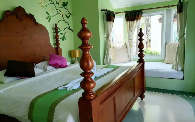 Baan Montra Beach Resort