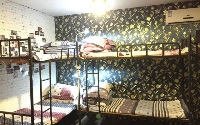 TongLi Weizhi Coffee Hostel