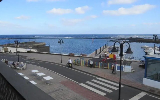 Orzola frente al mar