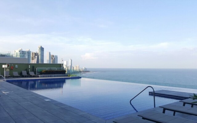 Luxurious Oceanfront Apartment