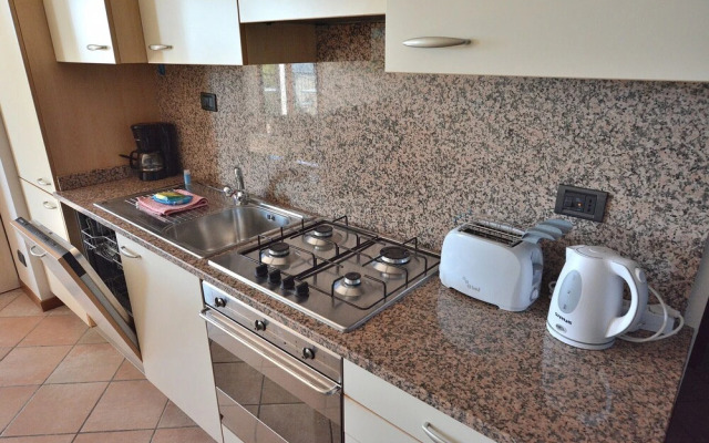 Apartment Montegolo Four with Pool And Lake View
