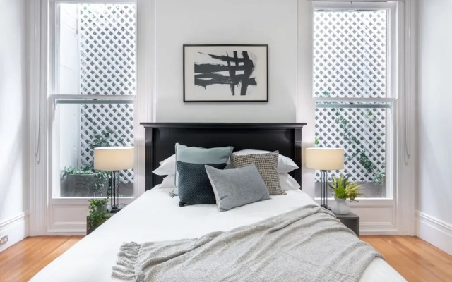 Renovated Studio in Bohemian Area Close to City – Guest Rooms – Sydney
