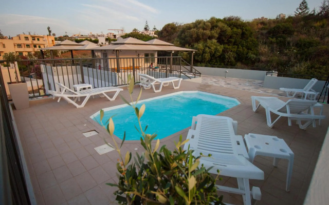 Elia Stalos Apartments