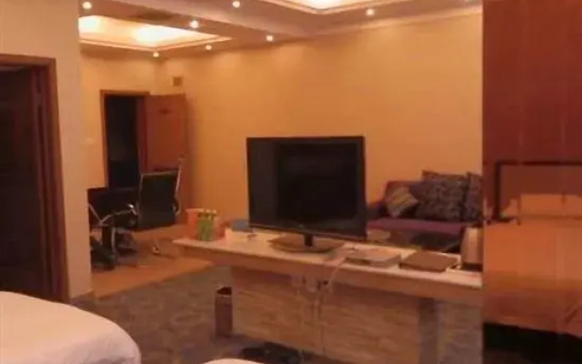 Xixia Chaoyue Business Hotel