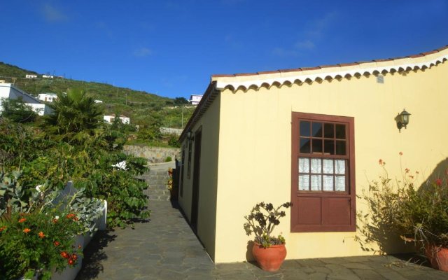 Casa Rural Dos Aguas by Isla Bonita