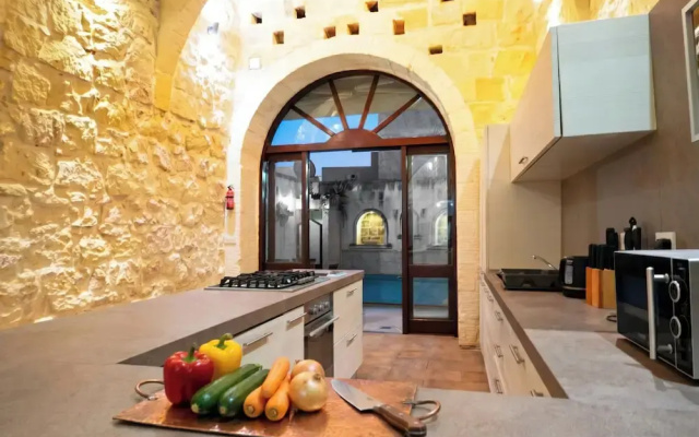 Mixel Gozitan Villa and Pool