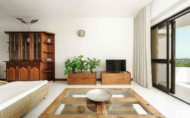 Tropicana Apartment