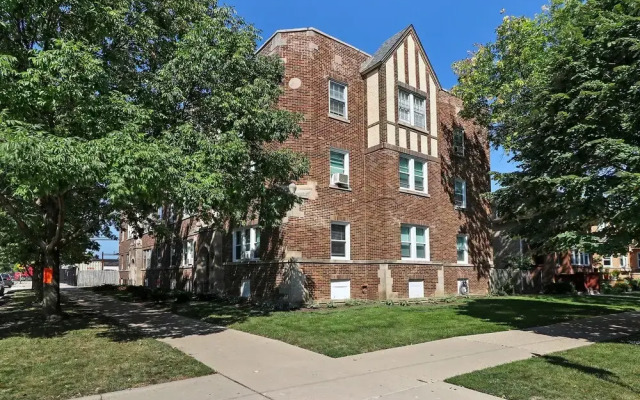 Contemporary Cragin 1BR Apt in Lockwood