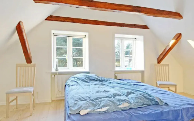 10 Person Holiday Home in Oksbol