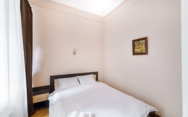 LeonRooms Ekaterinenskaya 18