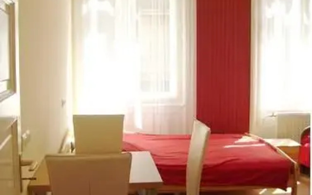 Mandy Hostel