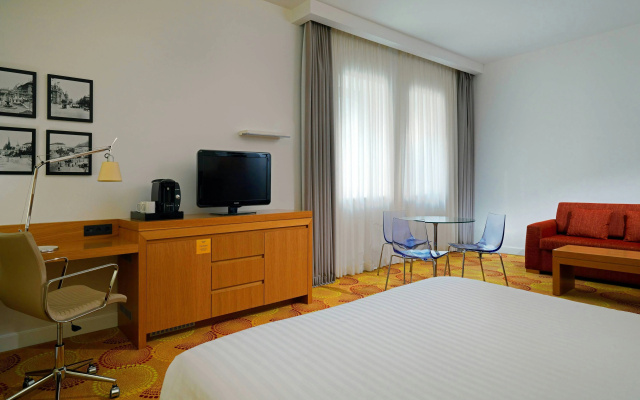 Courtyard by Marriott Budapest City Center - Image 7