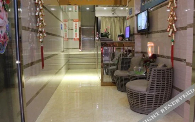 Naxi Theme Hotel (Lijiang Ancient City Dashuiche)