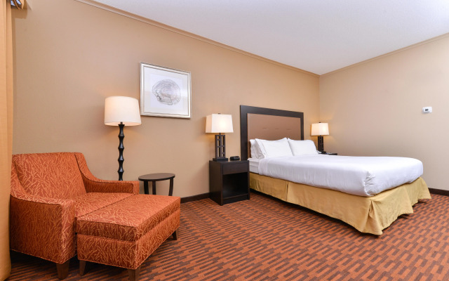 Holiday Inn Express Breezewood by IHG