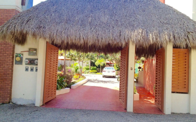 Hotel y Suites Los Encantos