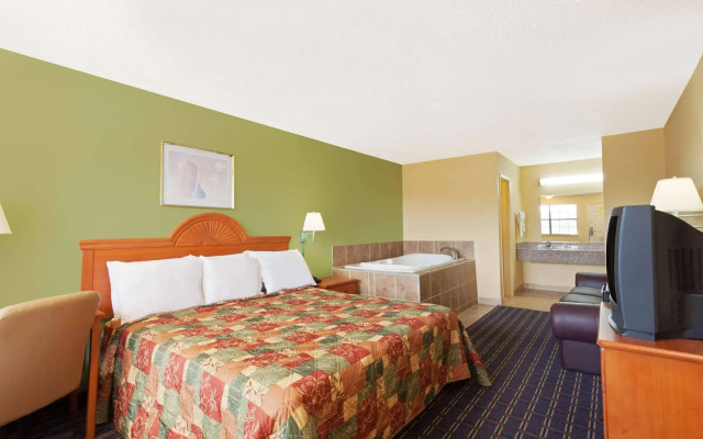 Days Inn by Wyndham Downtown-Nashville West Trinity Lane