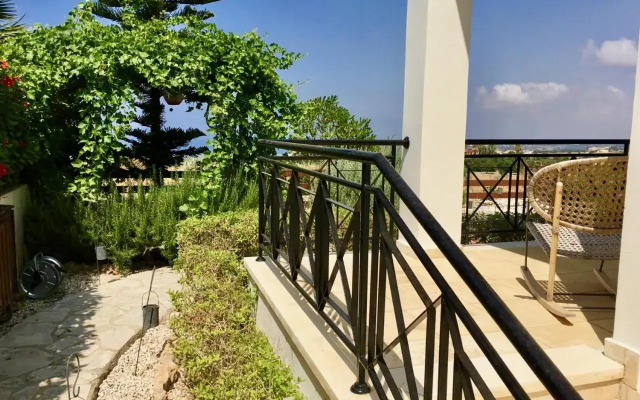 Villa Panorama - Stunning views in villa with hot tub, pool, garden