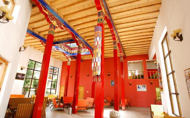 Lha - Ri - Sa Resort