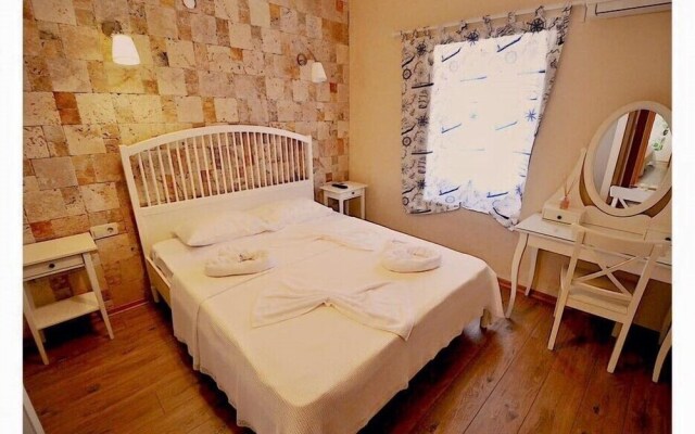 Lithos Hotel