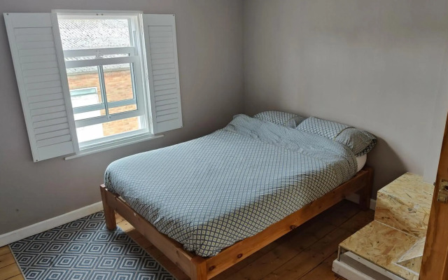 Town Centre House with free parking