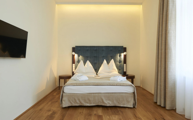 HiLight Suites Hotel