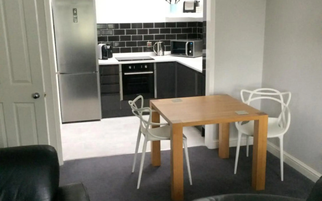 3 Summertown Court