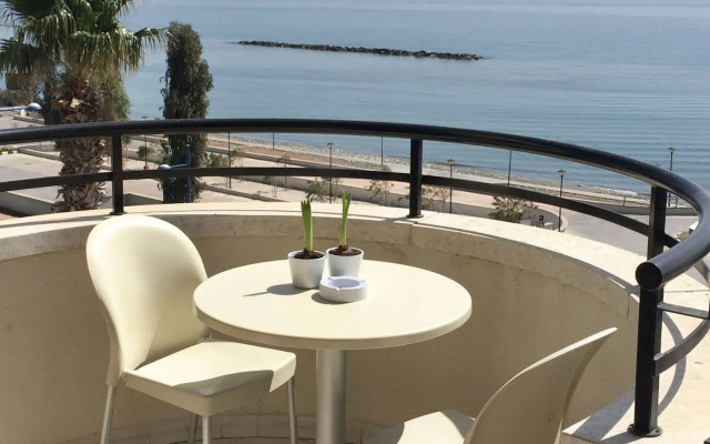 Pigeon Beach Hotel Apartments