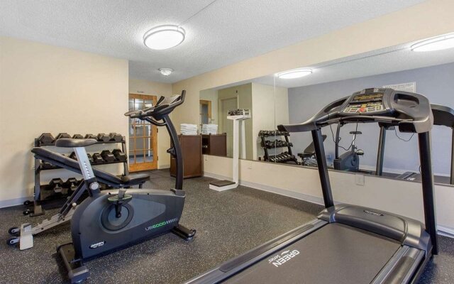 Quality Inn Airport-Near Uptown