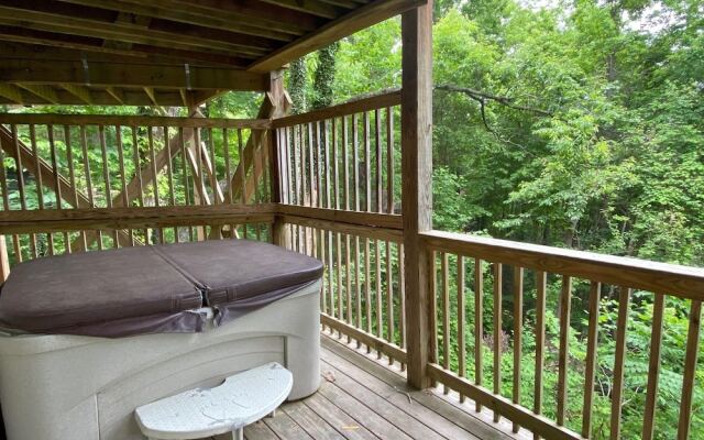 Million Dollar View - Four Bedroom Cabin