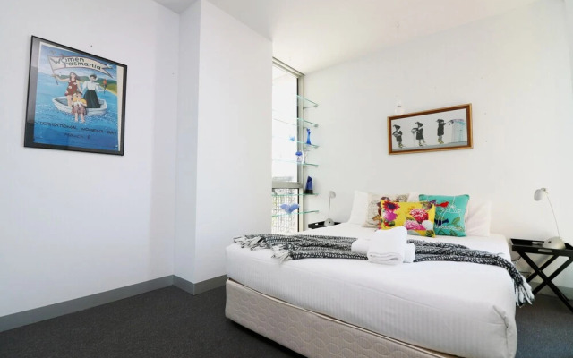 Fitzroy, Street Art - Rejuvenate Stays