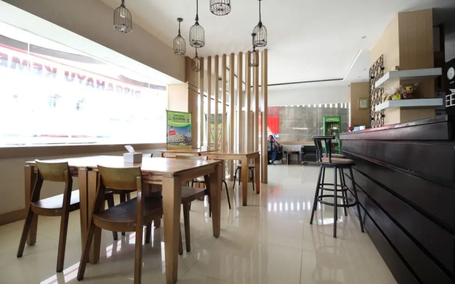 Airy Tugu Adipura Jendral Suprapto 19 Bandar Lampung