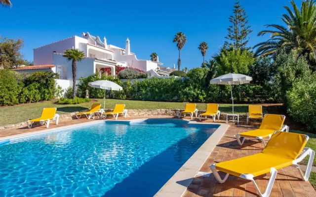 7 Club Atl Ntico Fabulous Five Bedroom Villa WI