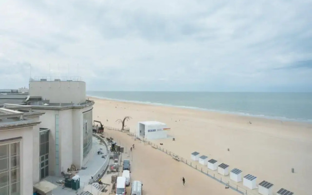 Family Apartment in Ostend Near the sea