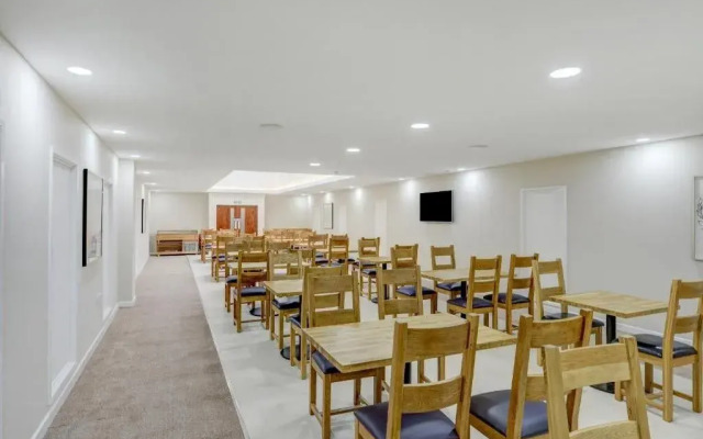 OYO Plymouth Central Hotel