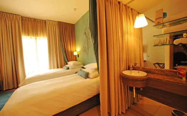 Peermont Metcourt Suites
