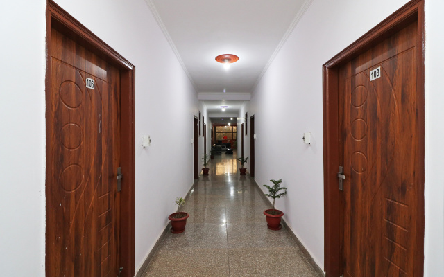 OYO 13107 Westend Residency