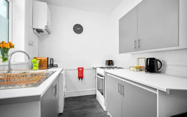 Cosy Three Bedroom Family Home With Garden