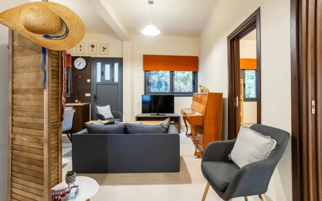 Jeannette s Seaside Getaway - Kalamata Urban Gem