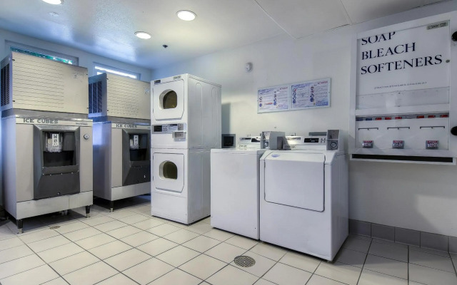 Motel 6 San Diego, CA - Downtown