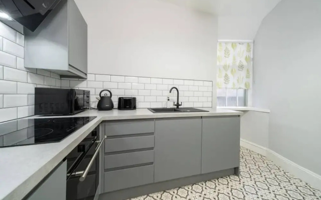 Lochside Apartment B