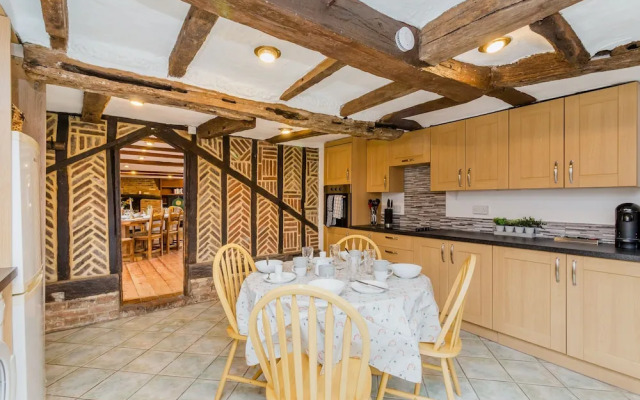 Dyke Farm Barn | By Huluki Sussex Stays
