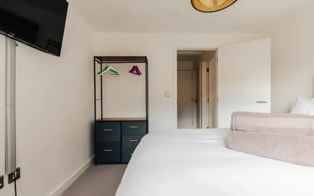 CH Apt 4 2bed in Bath