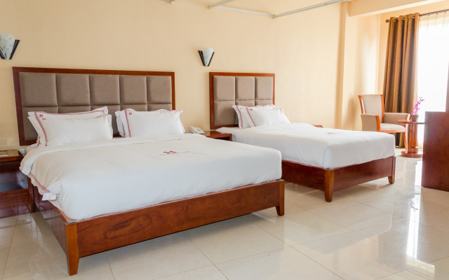 Hillside Plaza Hotel