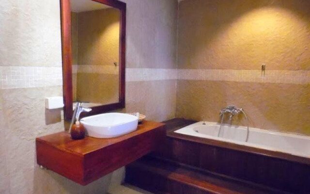 Arissara House