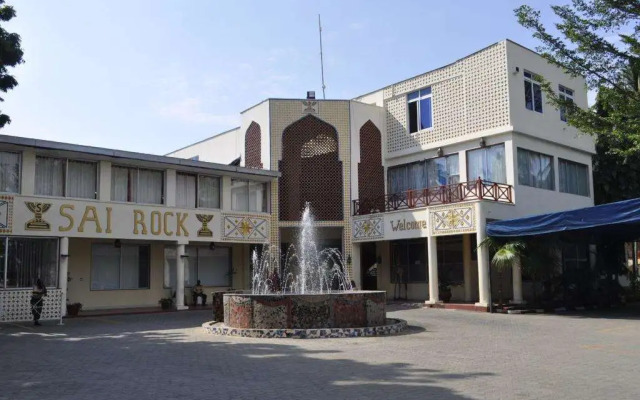 Sai Rock Beach Hotel & Spa