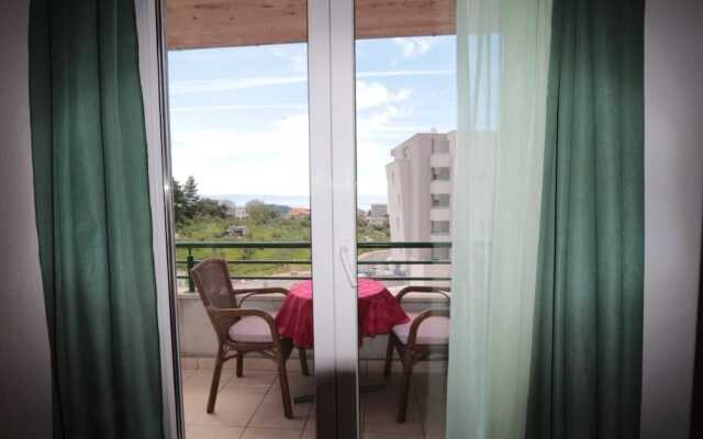 Jovize - Free Parking - R2