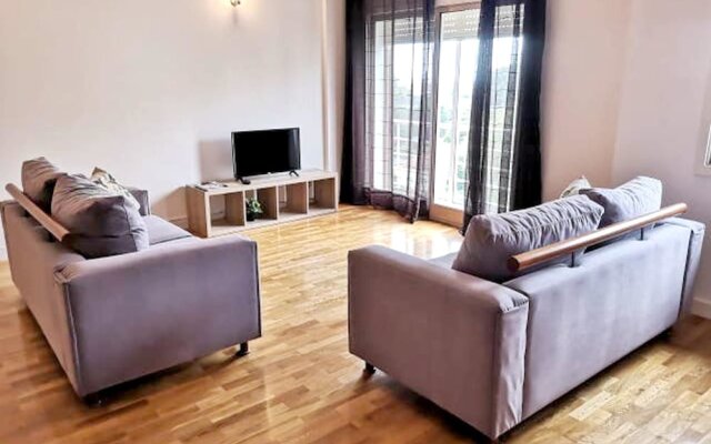 Apartment with 3 Bedrooms in Espinho, with Wonderful Sea View, Enclosed Garden And Wifi - 1 Km From the Beach
