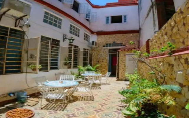 Casa Colonial Abogados Leonardo y Angela