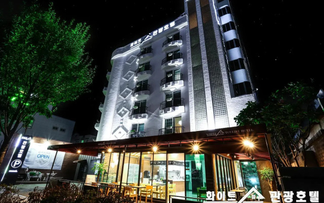 White Tourist Hotel