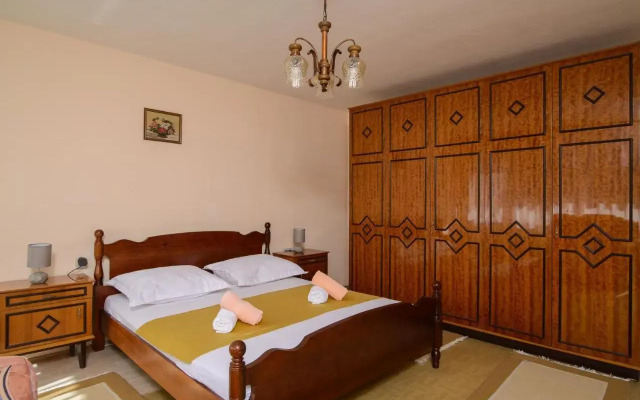 Ante Apartment